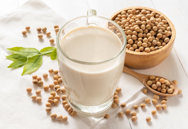 Các loại sữa hạt giúp cân bằng nội tiết tố